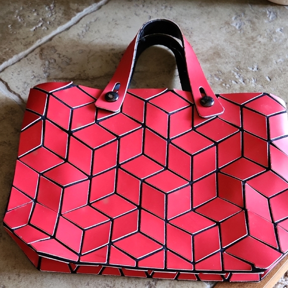 Patrizia Luca Handbags - Patrizia Luca Geometric Red Hand Bag